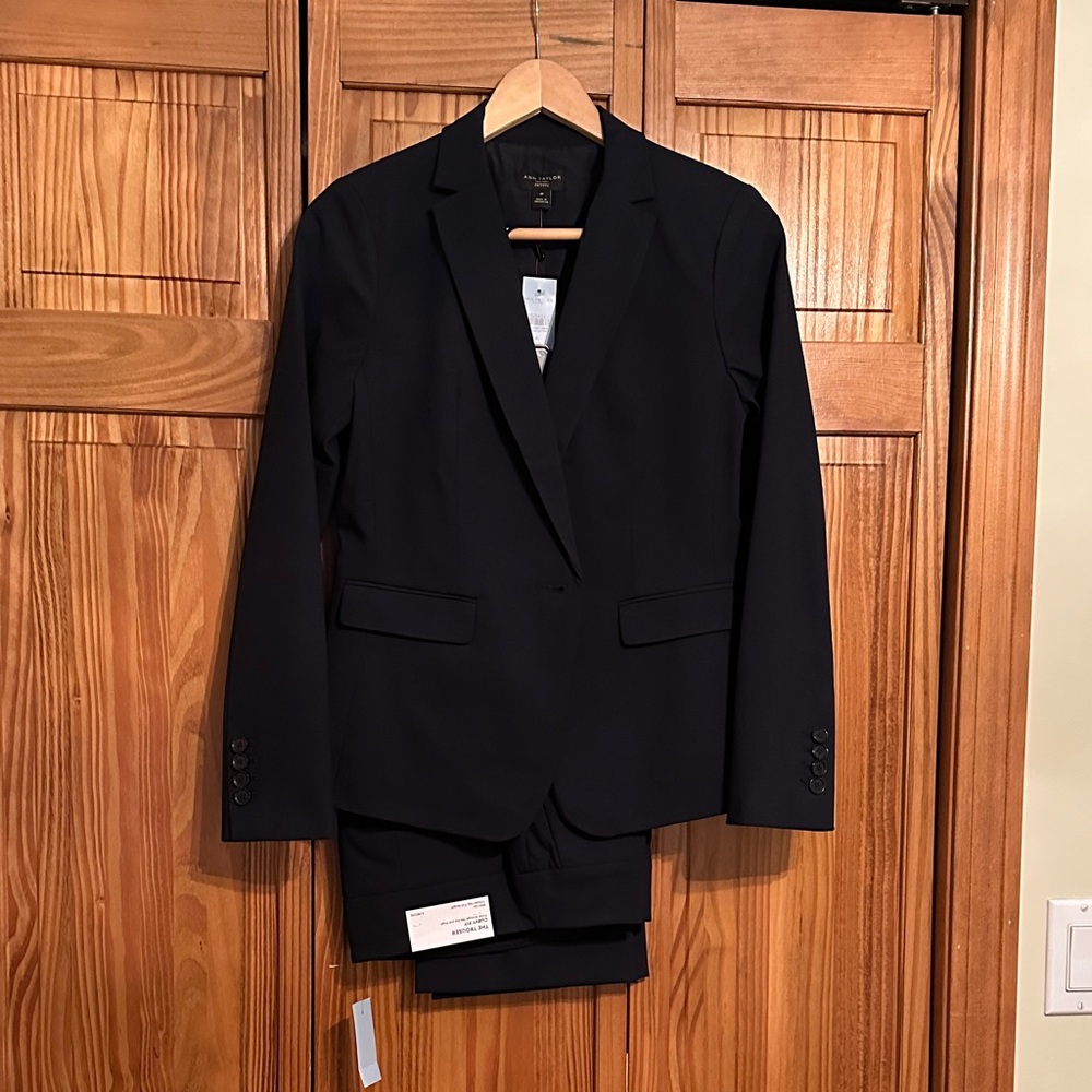 Women’s Navy Two-Piece Suit Blazer & Pants